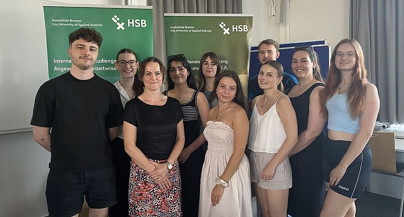 Mehrere Studierende der Hochschule Bremen