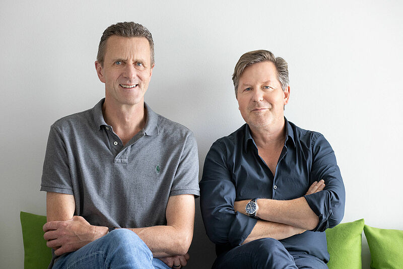 Die Sunny-Cars-Chefs Kai Sannwald (links) und Thorsten Lehmann freuen sich über starke Geschäftszahlen