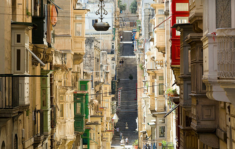 Ein typisches Straßenbild in Valletta