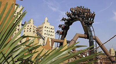 Nervenkitzel auf höchstem Niveau: Die Achterbahn "Black Mamba" im Phantasialand trägt den Titel "Beste Achterbahn". Foto: Phantasialand