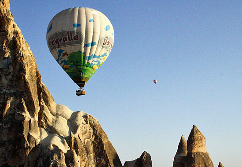 Bis zu 100 Ballons gehen täglich über dem Örtchen Göreme in die Luft.