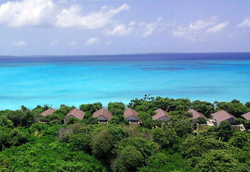 Hondaafushi Island Resort: Die Bungalows der ersten Bauphase liegen alle in der ersten Strandreihe. Später sollen auch Overwater-Bungalows folgen