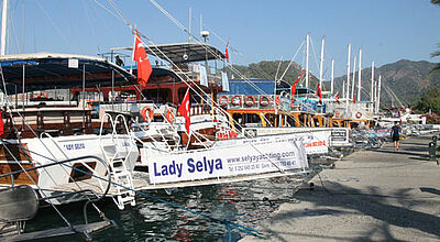 Ausflugsboote in Göcek: So langsam kehrt das Türkei-Geschäft zurück
