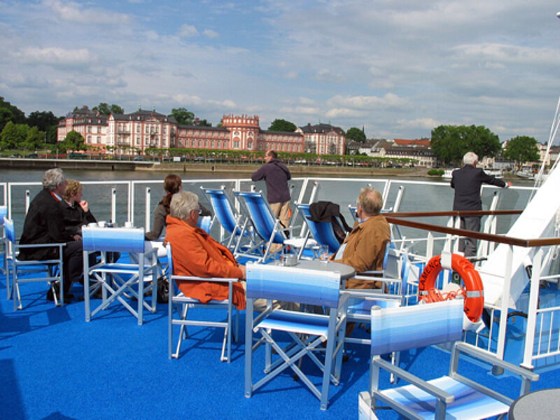 Nicko Tours bietet für ausgesuchte Touren weitere günstige Restkontingente.