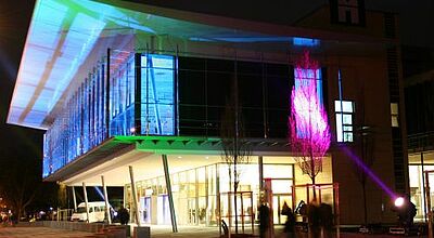 Deutschlands Veranstaltungszentren – im Bild die Wiesbadener Rhein-Main Hallen – waren 2010 besser besucht denn je. Foto: RMH
