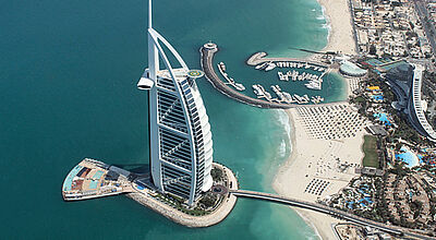 Blick auf Jumeirah Beach mit dem Burj al Arab