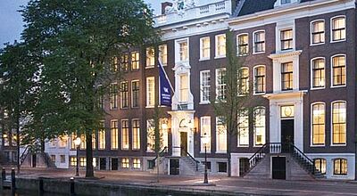 Direkte Grachtlage: das Waldorf Astoria Amsterdam