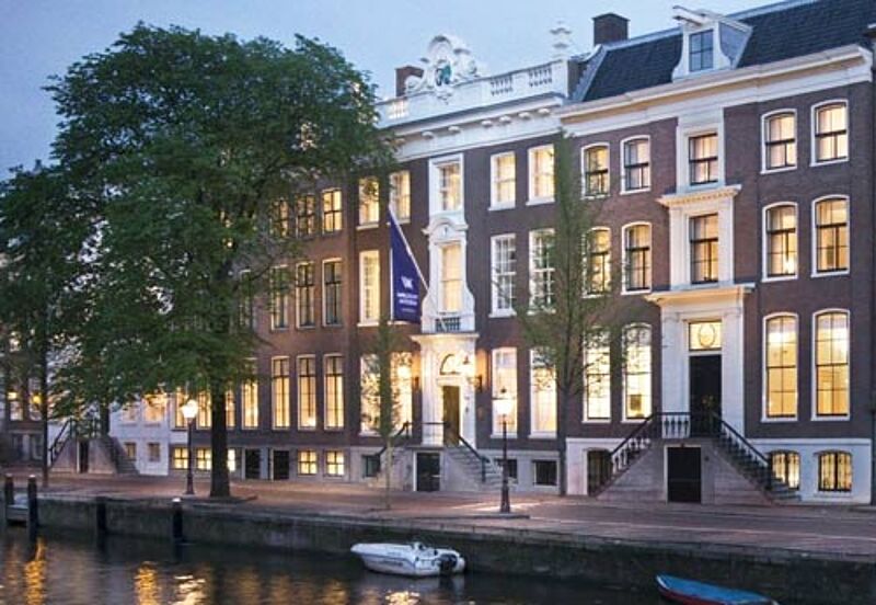 Direkte Grachtlage: das Waldorf Astoria Amsterdam