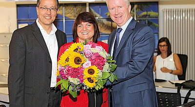 Margit Boschert vom Reisebüro Rade in Kehl mit Amadeus-Manager Bernd Schulz (links) und Kevin Keogh, Vertriebschef von DER Touristik