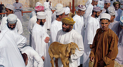 Der Besuch eines traditionellen Ziegenmarkts ist für Europäer ein Erlebnis.