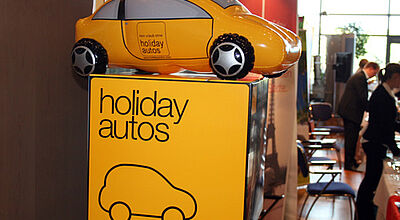 Mit der Neuauflage seiner "Wünsch Dir was"-Aktion will Broker Holiday Autos den Verkauf am Counter ankurbeln.