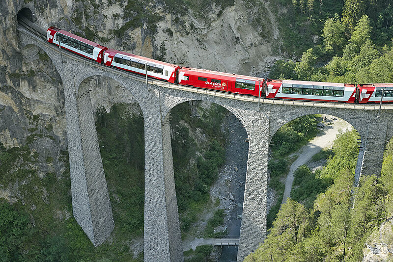 Lernidee hat Bahnreisen in der Schweiz, hier der Glacier Express, weiter ausgebaut