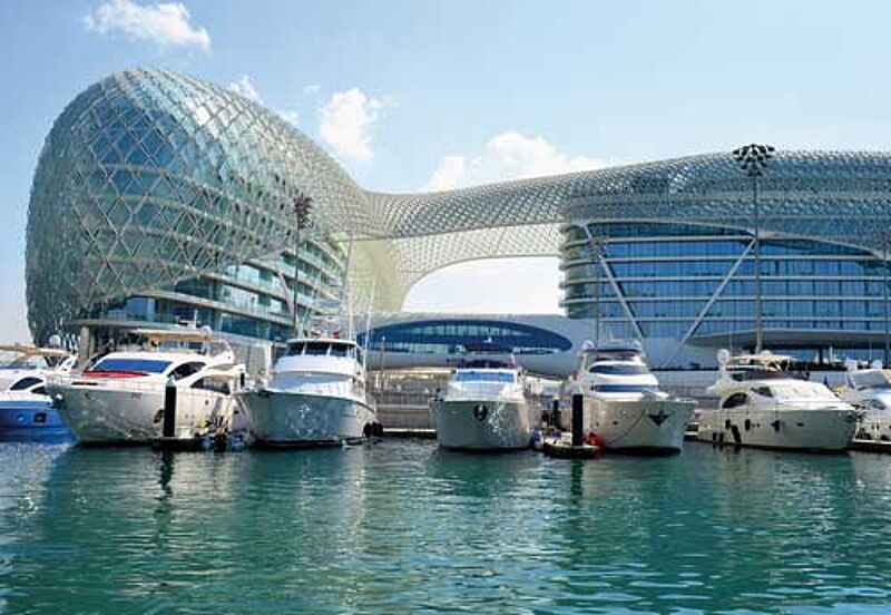 Auffälliges Design - wie hier beim Yas-Hotel in Abu Dhabi - zählt zu den Markenzeichen der Viceroy-Kette