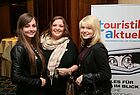Sahnten den Sonderpreis ab: Lea Walldorf, Victoria von Heesen und Kristin Koenig vom TUI Reisebüro Wiesbaden
