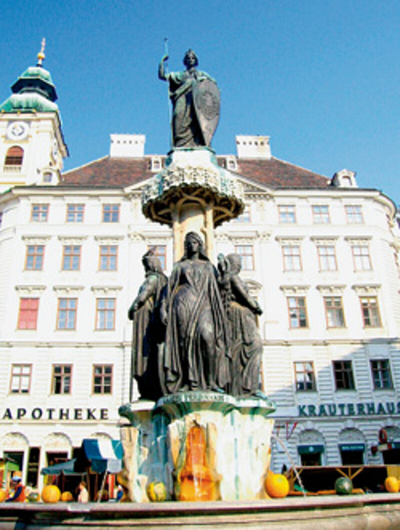Für die Dame am Austria-Brunnen soll Goethes Enkelin Modell gestanden haben.