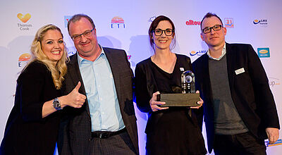 Einer der Sieger des Globus Award 2016 war Schauinsland-Reisen. Von links: SLR-Manager Andrea Janßen, Detlef Schroer und Stefanie Heald mit TSS-Vertriebsleiter Andre Seibt