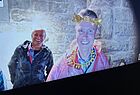Robinson-Manager Tobias Jentzsch als byzantinische Prinzessin auf der Burg von Bodrum, links im Bild Matthias Gürtler (touristik aktuell)