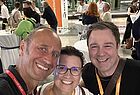 Emilia und Andre Willms vom Reisebüro Emi Reisen in LIch mit ta-Chefredakteur Matthias Gürtler