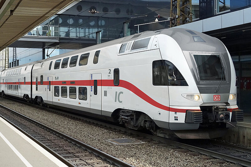 So sollen die bisherigen Westbahn-Züge im neuen Intercity-Design der DB aussehen
