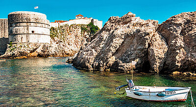 Wehrhaft gibt sich Dubrovnik von der Seeseite aus.