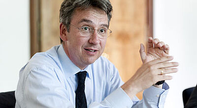 Andreas Mundt, Präsident des Bundeskartellamts, zieht einen Schlussstrich: Ab März 2014 darf HRS die Hotels nicht mehr mit der Bestpreisklausel knebeln