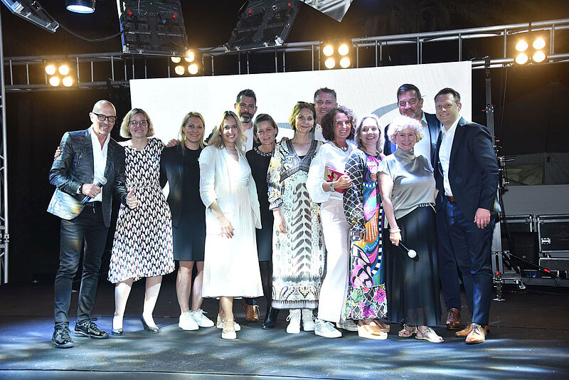 Das TVG-Team im Aquaworld Belek, ganz rechts Marketing-Chef Dirk Fassbender (hinten) sowie die TVG-Geschäftsführer Birgit Aust und Hauke Moll