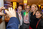 Rolf und Gitte Hinze von der Palladium Hotel Group (links und rechts) mit Marcel Trost vom Reisebüro Atlantis (Mitte) und Nadia Trost vom Reisebüro Garthe & Pflug