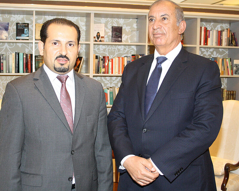 Tamer Marzouk (links) mit dem Gouverneur der Region Red Sea, Ahmed Abdallah