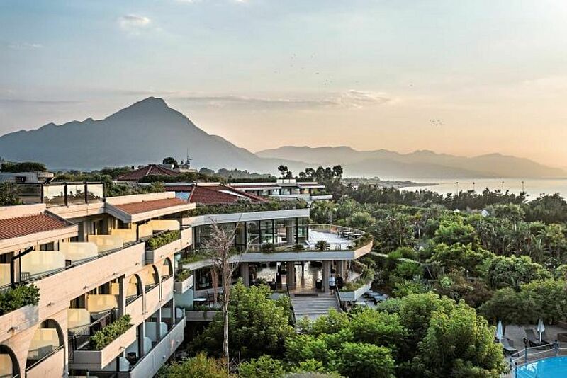 Am 28. Mai starten die beiden Fünf-Sterne-Resorts Grand Palladium Sicilia Resort & Spa und Grand Palladium Garden Beach Resort & Spa im Norden Siziliens