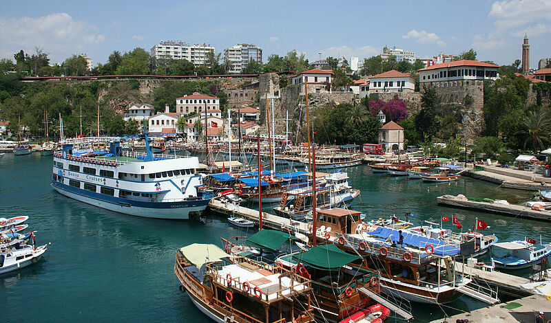 Antalya ist 2024 neu im Flugplan von TUI Fly. In diesem Sommer steuert die Airline in der Türkei nur Dalaman an