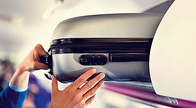 Die vielen Kundenfragen zum Thema Handgepäck sorgen in den Reisebüros für jede Menge Mehrarbeit Die vielen Kundenfragen zum Thema Handgepäck sorgen in den Reisebüros für jede Menge Mehrarbeit