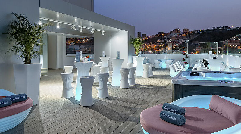 Ideal für den Tagesausklang: die Bar im Occidental Las Palmas