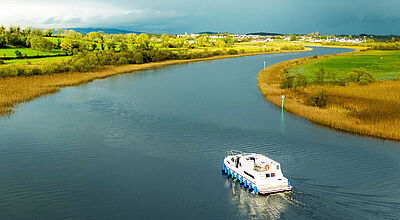 Wegen der wenigen Schleusen eignet sich das Fahrgebiet bei Carrick-on Shannon ideal für Hausboot-Neulinge