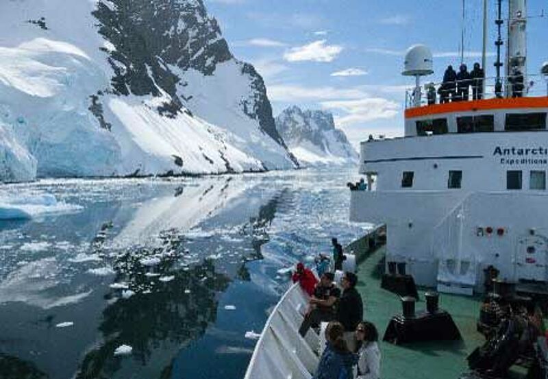 Sind im ewigen Eis unterwegs: die Polaris-Kreuzfahrten