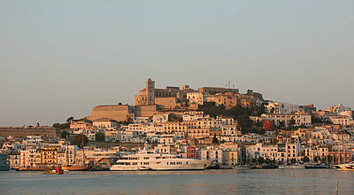 Ibiza hat für die Hauptstadt Dalt Vila, die zum Unesco-Welterbe zählt, eine Kulturroute für Kinder geschaffen