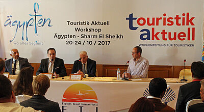 Podiumsrunde (von links): Magdy Omar (Direktor Red Sea Hotels), Hisham Eldimiri (Chairman Egyptian Tourist Authority), Khaled Fouda (Gouverneur Süd-Sinai) und Matthias Gürtler (touristik aktuell)