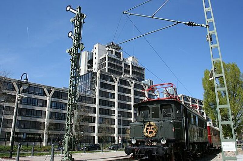 DB-Zentrale in Frankfurt am Main: Das Geschäft mit der Bahn wird für Business-Travel-Büros immer weniger attraktiv