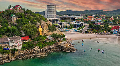 Hua Hin ist eines der Ziele in Thailand, für das Alltours Pauschalreisen anbietet Meer, Stadt, Asien, Thailand, Hua Hin, Sonnenuntergang