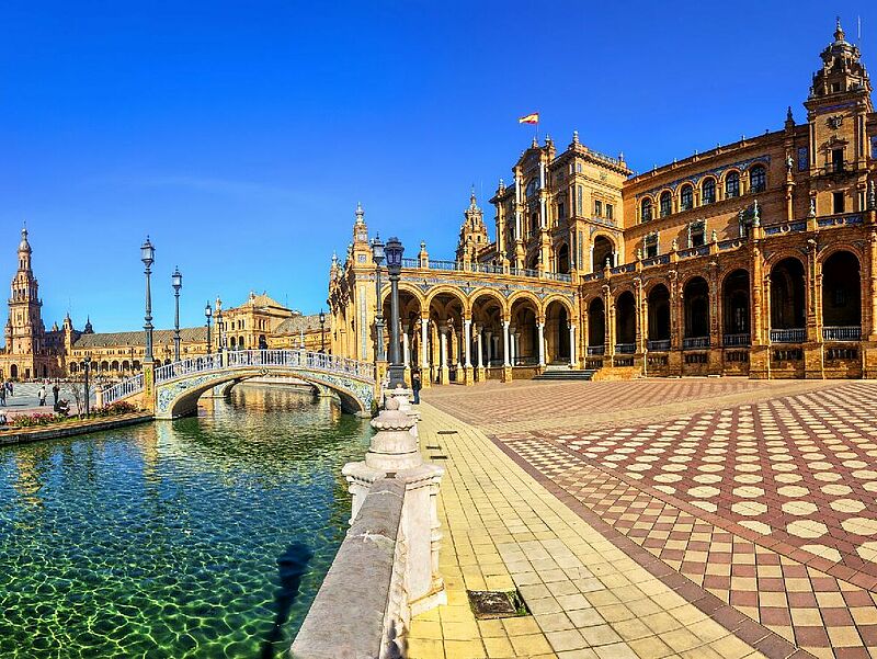 Muss Spanien, im Bild Sevilla, im Sommer ohne internationale Touristen auskommen? Foto: Maylat / istockphoto