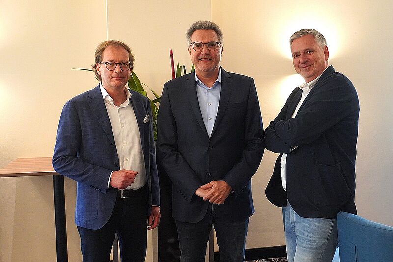 Die Vertriebsexperten der Dertour Group: Derpart-Chef Thomas Osswald, Andreas Heimann, Geschäftsführer der Dertour Reisebüros und Chief Sales Officer Dertour Central Europe, und DTPS-Chef Michael Dohmen