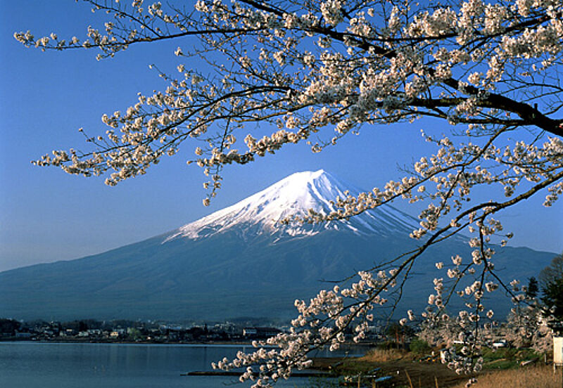 Touristenziele wie der Fujiyama liegen weitab vom Erdbebengebiet und sind ohne Einschränkungen zu bereisen