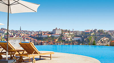 Panoramablick: Bei dem neu aufgelegten Programm „Porto Inside“ übernachten die Gäste im Hotel The Yeatman. Foto: Getty Images/Windrose