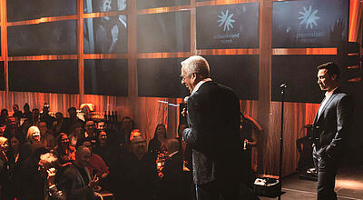 Bühne frei für Gerald Kassner: Der Schauinsland-Chef hatte wieder zur großen ITB-Party eingeladen. Foto: Schauinsland-Reisen