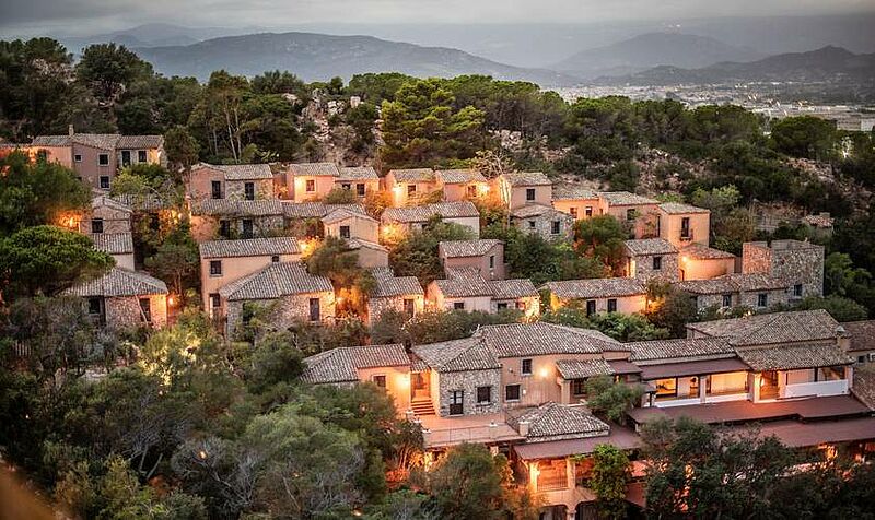 Das Sigillum Cala Moresca auf Sardinien ist wie ein sardisches Dorf aufgebaut