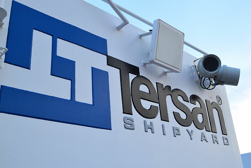 Weil zahlreiche Mitarbeiter der türkischen Werft Tersan den Erdbebenopfern zur Hilfe geeilt sind, stockt die Fertigstellung des Havila-Schiffes Pollux