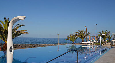 Der neue Infinity-Pool mit Pool-Liegen ist Erwachsenen vorbehalten