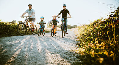 Familien sollten jetzt die Frühbucherrabatte der Veranstalter nutzen und im Reisebüro buchen, so der DRV