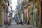 Typische Straßenszene in Havannas Altstadt