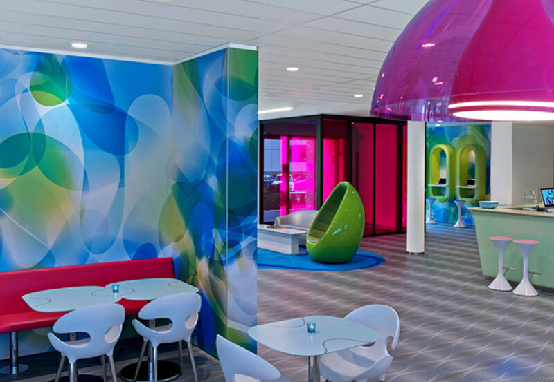 Blick in die Lobby des Prizeotel Hamburg