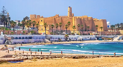 Am 28. April startet eine Inforeise von Vtours nach Tunesien, im Bild Monastir. Foto: Gelia/istockphoto